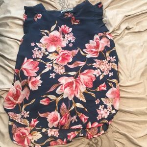 Cute floral tank top with ruffles at the sleeves